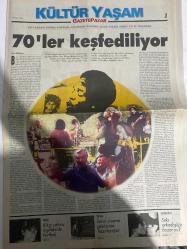 KÜLTÜR YAŞAM GAZETESİ DOĞUM GÜNÜ HEDİYESİ - 15 MART 1998 -Murat Çelikkan-Ekrem Murat-Tuna Erdem-Bent-Allen-Kevin Costner-Sinan Akkar-Ayşegül Sönmez-Andrew Lloyd Webber-Chomsky-Lütfü Akad-Gülsen Tuncer-Füsun Demirel-Tamer Levent-Evin Esen-Gülriz Sururi-Engin Cezzar-Şener Şen-Ferhan Şensoy-Ali Poyrazoğlu-Carmen-Dustin Hoffman-Robin Williams-John Travolta-Emma Thompson-Ben Stiller-Billy Crystal-Robert Duvall-Robert Plant-Jimmy Page-Roger Waters-Duran Duran-Tina Turner-Nükhet Duru-Nilüfer-Melih Cevdet Anday-Tom Courtenay-Tom Courtenay-Nick Nolte-Tommy Lee Jones-Susan Sarandon-Meryl Streep-Tommy Lee Jones-Mireille Mathieu-Deniz Türkali-Gianni Versace-Mira Nair-Semih Kaplanoğlu-Ece Ayhan-Halit Refiğ  70’ler keşfediliyor-Kitap yakma İngiltere’de hortladı-İzmir sinema günlerine hazırlanıyor-Seks arkadaşlığı bozar mı-Martı Bilkent’te-Tartuffe-Çingene Baron-Usta Beni Öldürsene-Yaşam ve Ölüm Arasında-Mücevher Sergisi-Ustalara Saygı-Spagetti Buñuel Rossellini-Umutlu yıldızlara-Deniz güneş lezzet-
