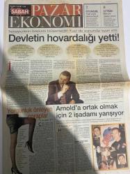 SABAH EKONOMİ GAZETESİ DOĞUM GÜNÜ HEDİYESİ - 15 MART 1998 -Hüsamettin Kavi-Bruce Willis-Sami Egeli-Hüseyin Bayraktar-Tamer Çarmıklı-Arnold Schwarzenegger-Mahmut Tali Öngören-Kevin Costner-Carmen Donata-Woody Allen-Mia Farrow-Roberto Rossellini-Louis Bunuel-Turgut Özakman-Genco Erkal-Levent Erden-Özlem Aksoy-Etçil Dirbaş-Salih Memecan-Murat Çelikkan-Murat Birsel-Tuna Erdem-Esin Pişkin-Selale Kalkan-Ertuğrul Özkök  Devletin hovardalığı yetti-Yorgunluk önleyen çoraplar-Arnold’a ortak olmak için 2 işadamı yarışıyor-Peronların yeni gözdesi MAN S 2000-Döviz pozisyonu ikiye katlanır mı-Maaş-faiz kıskacına devam-Söksa’da devir sorunu-Gece kuşlarına mal satıyorlar-Faize vergi boşanma sebebi mi-Otomobil konforu ticariye taşındı-Bilişimde yükselen rakamlar-Telefon sapıklarına ikinci darbe-Elektrikli otomobil merak edenlere-Her habere haber denmez-Türk bilgi teknolojisi pazarı %30 büyüdü-Amerika İnternet’te açık ara önde-Artık kayıtlar CD’ye yapılacak-Japon PC’lerin ABD’de şansı azalıyor-