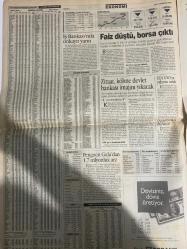 EKONOMİ GAZETESİ DOĞUM GÜNÜ HEDİYESİ - 14 NİSAN 1998 -Özdemir Sabancı - Demir Sabancı - Necati Doğru - Erol Sabancı - Senem Erdil - Nezih Erdem - Okan Müderrisoğlu - Ali Rıza Kardüz - Hz. İsa - Zülfü Livaneli - Cem Yılmaz - Helen Hunt - Greg Kinnear - Leonardo DiCaprio - Kate Winslet - Jack Nicholson - Sharon Stone - Dustin Hoffman - Samuel L. Jackson - Robin Shou - Talisa Soto - James Remar - Sandra Hess - Brian Thompson - Cem Özer - Demet Akbağ - Yılmaz Erdoğan - Sadri Alışık - Sevinç Erbulak - Hümeyra - Ayşe Erbulak - Pelin Batu - Rüştü Asyalı - Cengiz Küçükayvaz - Ferhan Şensoy - Ali Poyrazoğlu - Haluk Bilginer - Selçuk Yöntem - Işıl Kasapoğlu  27 yaşındaki rekordmenin serveti yarım milyar dolar - Kıbrıslılar Kamer Bey’i niçin tükürükle kovmadılar? - Erol Sabancı’dan üç uyarı - Mührü alan Nezih Erdem 300 bin cep telefonu sattı - IMF ile gerilimsiz buluşma - İthal oto rekora koşuyor - Sadece büyük olmak yetmiyor artık hedef “dev” olmak - Öğrenciye dayağa 2 ay hapis cezası -