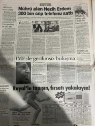 EKONOMİ GAZETESİ DOĞUM GÜNÜ HEDİYESİ - 14 NİSAN 1998 -Özdemir Sabancı - Demir Sabancı - Necati Doğru - Erol Sabancı - Senem Erdil - Nezih Erdem - Okan Müderrisoğlu - Ali Rıza Kardüz - Hz. İsa - Zülfü Livaneli - Cem Yılmaz - Helen Hunt - Greg Kinnear - Leonardo DiCaprio - Kate Winslet - Jack Nicholson - Sharon Stone - Dustin Hoffman - Samuel L. Jackson - Robin Shou - Talisa Soto - James Remar - Sandra Hess - Brian Thompson - Cem Özer - Demet Akbağ - Yılmaz Erdoğan - Sadri Alışık - Sevinç Erbulak - Hümeyra - Ayşe Erbulak - Pelin Batu - Rüştü Asyalı - Cengiz Küçükayvaz - Ferhan Şensoy - Ali Poyrazoğlu - Haluk Bilginer - Selçuk Yöntem - Işıl Kasapoğlu  27 yaşındaki rekordmenin serveti yarım milyar dolar - Kıbrıslılar Kamer Bey’i niçin tükürükle kovmadılar? - Erol Sabancı’dan üç uyarı - Mührü alan Nezih Erdem 300 bin cep telefonu sattı - IMF ile gerilimsiz buluşma - İthal oto rekora koşuyor - Sadece büyük olmak yetmiyor artık hedef “dev” olmak - Öğrenciye dayağa 2 ay hapis cezası -