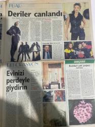 MİLLİYET VİTRİN GAZETESİ DOĞUM GÜNÜ HEDİYESİ - 17 OCAK 1998 -Nora Romi - Adnan Aydın - Gamze Yetiş - Neşe Can Kaan - Dilek Sancılı - Emre Aköz - Gülgün Feyman - Dilek Sancılı - Emine Durak - Ayfer Toprak - Yasemin Baysan - Ahmet Güngör - Selami Mutlu - Ayfer Toprak - Dilek Sancılı - Emre Aköz - Pasaja gir - Bu da ne? Ekose! - Çoraplarım kaçmayacak - Ne dediler? - Modacıdan mücevher - Çin usulü tedavi - Cepteyim hayatım - Şimdi kararma zamanı - Bebek serisinin tarihiçesi - Bir dünya firması olacağız - Evinizi perdeyle giydirin - Deriler canlandı - Taklitlerimiz bizi tanıttı - Paket paket bayram turları - Yeniköy’deki eski cevher - Saçlarınız konuşuyor - Ekranın binbir suratı - Akmerkez imamı - Kısa kısa - Ödüllü koku - Kampanya başlıyor - Yaz için şimdilik bu… - İnternetteki yumuşaklık