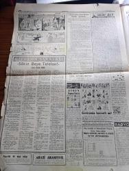 Cumhuriyet Gazetesi - 9 Ağustos 1959  - kızma dinle yazan Nadir Nadi Başmakale - 30 Ağustos'ta Generalliğe Terfi Sırası Gelen 200 Albay Var - Kuzey Vietnam'da Komünistler Laos'a hücuma Hazır - 10 Ay Sonra 15 Şehir Hattı Vapuru Hizmete Giriyor - Memleketimizde 10977 Mimar Ve Mühendis Var - Sendika Başkanlarının Dünkü Sert Tenkidleri - Polislerin Kıyafeti Gene Değişiyor - İzmit Yakınlarında Açılan Kamyon Fabroqksi- Profesör Baade'nin Raporu Yazan Doktor Feridun Ergin - dünyanın en güzel kadını - Sularımızda Balık Avlayan 3 Yunanlı Tevkif Edildi - Haliç'in Taranması İşi İhaleye Çıkıyor - Beynelmilel Şarkı Festivali - Ortadirek Yazan Yaşar Kemal Yazı Dizisi - Dünya Kadınlar Birliği Başkanı Ezlynn Deraniyagala Geliyor - Uluç Ali Yazan Halikarnas Balıkçısı Yazı dizisi - Haftanın Şakaları Yazan Burhan Felek - Beşiktaş Beyoğluspor'u 3 O Mağlup Etti - Ferdi Atletizm Şampiyonası Başladı - Ahmed Reis Yelken Yarışları Yapıldı - Fenerbahçe Kasımpaşa Oynuyor - harf devriminin yıldönümü fotoğraf