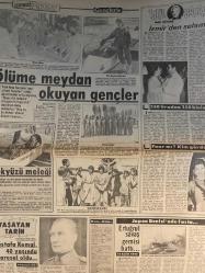 HÜRRİYET KELEBEK GAZETESİ DOĞUM GÜNÜ GAZETESİ - 15 EYLÜL 1985 -Grace Kelly-Prenses Caroline-Prens Albert-Prenses Stephanie-Ali Poyrazoğlu-Duygu Ankara-Prens Rainier-Zümrüt Cansel-Cüneyt Arkın-Sami Değer-Erdoğan Tünaş-Eray Özbal-Mine Sun-Serdar Cem-Selim İleri-Gorbachev-Mustafa Kemal Atatürk-Ayşen Gruda-Beyhan Pakel-Gürhan Rıçıplı-Gani Turalı-Necmi-Quitche-Margaret-Yakup Cemil-Suna Selen-Gülben Ergen-İsmet Özhan-Elif Erdal-Sabahattin Oymak-Halil Kıvanç-Yaprak Özdemiroğlu-Elçin Temel-Ryan O’Neal-Farrah Fawcett-Zeliha Berksoy-Tahir Yaman-Vebhi Sarıgün-Derya Arbaş-Yasemin Barskanmaz-Burcu Uğur-Zuhal Güven-Dilek-Samim-Güler-Öksan-Tonjon-Hikmet Bey-Murat-Melek-Emrah-Mine-Çelik  Bir Prenses Grace vardı-Beklediği Prens Rainier mi?-Yeni süper Stayfree-Zarif ve güvenli geceler tertemiz günler için-Günün adamı-Hayal ve ıstırap-Unutulan mutluluk-Gorbachev başarı yolunda-Bir Prenses Grace vardı (ikinci gazete)-Gençlik Yılı’nda Genç Yıldızlar Festivali-Ask’dan korkuyor musunuz?-Ölüme meydan okuyan