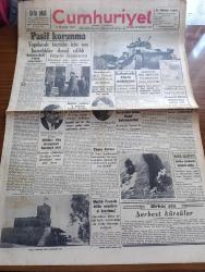 Cumhuriyet Gazetesi - 23 İkincikanun (Ocak) 1941 - romanya'daki Alman tahşidatı  yazan Yunus Nadi Başmakale - pasif korunma yapılacak tecrübe için son hazırlıklar İkmal edildi - Örfi idare komutanı Korgeneral Ali Rıza Artunkal Dün vilayette yapılan içtimaya geliyor fotoğraf - Akdeniz'de Bir mihver taarruzu bekleniyor - Romanya'da her taraf askeri işgal altında - balkanlarda Alman müdahalesi - tobruk da zaptedildi - Sovyet Komünist Partisi umumi katibinin Leninin ölüm yıldönümü sebebiyle beyanatı - İngiliz ordusu 4 milyon kişiyi buldu - mağlup Fransa'da bütün servetlere el konulmuş - sudan hududunda İngiliz kalelerinden biri - büyük muasırlar yazan Winston Churchill Yazı Dizisi - lüks mağazalar %100 karı da az buluyorlar - sahte pasaportla gelen ecnebiler - Bergson ve Ziya Gökalp yazan Ali Canip Yöntem - bebek hikayesinin alt tarafı yazan Burhan Felek - Kızıl Vazo yazan Peride Celal Yazı Dizisi - bir Türk'e Gönül verdim filmi Taksim sinemasında - merhametten maraz yazan Stefan Zweig