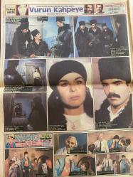 HÜRRİYET KELEBEK GAZETESİ DOĞUM GÜNÜ GAZETESİ - 26 ŞUBAT 1985 -Türkan Şoray-Kadir İnanır-Gönül Yazar-Fatma Girik-Memduh Ün-Ulvi Uraz-Nevri Ayar-Sami Hazinses-Muhteşem Demirağ-Salim Kırmızı-Safa Önal-Rob Amrhein-Ahmet Mekin-Hümeyra-Samim Değer-Cemil Tekçe-Hasan Ceylan-Aliye Rona-Toto Karaca-Bülent Oran-Mesut Çakırli-Zeki Alpan-Buğra Banoglu-Ahmet-Özlem Tekin-Melih Soysal-Fikret Kol-Güngörmüşler-Chic Young-H.Y.-Dedecktifnik-Kavanagh  Gençler en çok nelere kızıyor-Bir kral bir kraliçe-Zamana sığmıyor-Her yüze ayrı gözlük-Vurun Kahpeye-Sinemanın yeni süperi-Ahmet artık duyuyor-Kapısı kilitli okul-Çarşamba’yı tanıtacaklar-Dantel çamaşırların rakibi-Merakınız varsa-Fosforlu Cevriye-Kütüphanenize dev bir kaynak-Bizimkiler-Fatoş-Chic Young-Dedektifnik-Miras-Her yüze ayrı gözlük  Vurun Kahpeye-Fosforlu Cevriye-Bizimkiler-Fatoş-Chic Young-Dedektifnik-Miras