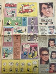 HÜRRİYET KELEBEK GAZETESİ DOĞUM GÜNÜ GAZETESİ - 26 ŞUBAT 1985 -Türkan Şoray-Kadir İnanır-Gönül Yazar-Fatma Girik-Memduh Ün-Ulvi Uraz-Nevri Ayar-Sami Hazinses-Muhteşem Demirağ-Salim Kırmızı-Safa Önal-Rob Amrhein-Ahmet Mekin-Hümeyra-Samim Değer-Cemil Tekçe-Hasan Ceylan-Aliye Rona-Toto Karaca-Bülent Oran-Mesut Çakırli-Zeki Alpan-Buğra Banoglu-Ahmet-Özlem Tekin-Melih Soysal-Fikret Kol-Güngörmüşler-Chic Young-H.Y.-Dedecktifnik-Kavanagh  Gençler en çok nelere kızıyor-Bir kral bir kraliçe-Zamana sığmıyor-Her yüze ayrı gözlük-Vurun Kahpeye-Sinemanın yeni süperi-Ahmet artık duyuyor-Kapısı kilitli okul-Çarşamba’yı tanıtacaklar-Dantel çamaşırların rakibi-Merakınız varsa-Fosforlu Cevriye-Kütüphanenize dev bir kaynak-Bizimkiler-Fatoş-Chic Young-Dedektifnik-Miras-Her yüze ayrı gözlük  Vurun Kahpeye-Fosforlu Cevriye-Bizimkiler-Fatoş-Chic Young-Dedektifnik-Miras