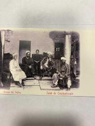 Groupe des softas Salut de Constantinople Kartpostal 15 x10 cm ebatında
