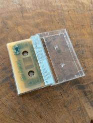 SEV DÜNYAYI 92 - SİBEL EGEMEN / CEM KARACA / İBRAHİM TATLISES / ZEKİ MÜREN / SEZEN AKSU / AJDA PEKKAN / NECO ... KASET