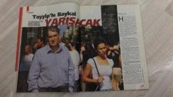 AKTÜEL HAFTALIK HABER DERGİSİ - SAYI:580 - 29 AĞUSTOS 4 EYLÜL - 2002  -   ALO İSTANBUL: TELEFON REHBERİ – “MANYATAK” MUCİZESİ: MANYETİK YATAK TEDAVİSİ – “DERVİŞ’İ KAZANÇ KAPISI YAPTILAR!” – AKP’Lİ NİL DEMİRKAZIK: “MARILYN MONROE GİBİYİM” – MEHMET ALİ ERBİL’İN SEDEF’İ KİM? – 12 DEV ADAM DÜŞTE – SEÇİM ANKETİ: AKP BİRİNCİ – “KULÜP UYUŞTURUCULARI”NA YENİSİ: SEKSTASY – ALÇI FETİŞİSTLERİ – BEYAZ VE ÇAĞLA ŞİKEL İLK KEZ BİR ARADA – EYÜP SULTAN HAYALETİ – ÜNLÜLERİN DİYETİSYENİNDEN ÖZEL FORMÜL – HIPNOZLA DOĞUM – TV8 GÜZELLERİ – UZAY GEYİKLERİ – PAPA 2. JEAN PAUL’UN KUTSAL GÜNÜ – DTP GENEL BAŞKANI YERDEN BİLDİRİYOR – “ASLA YABANCILARLA OYNAMA” – ELVIS COSTELLO’DAN NOSTALJİK ALBÜM – DJ’LERİN KENARINDA SOSYAL TEKNİKLER – TEOMAN DİYARBAKIR’DA 3000 KİŞİLİK KONSER VERDİ – MEHMET GÜNSUR’UN TÜRKİYE’YE DÖNÜŞÜ – ÖZLEM CONKER’İN YENİ ROLÜ – İLK ARABESK MÜZİKAL: “DOĞU YAKASININ HİKAYESİ” – MEHMET ASLANTUĞ YAPIMCILIKTAN YORULDU – SEVİNÇ ERBULAK “BABA OCAĞI”NDA -  NİL DEMİRKAZIK – MEHMET GÜNSUR –  98 SAYFA