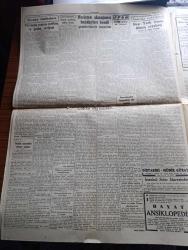 Cumhuriyet Gazetesi - 4 Temmuz 1949 - Amerikan bütçe açığı karşısında yazan Abidin Daver Başmakale - manevralara iştirak eden İngiliz hard gemilerinin İmplacable uçak gemisinden alınan fotoğrafları - Erzurum'da Atatürk'ün Erzurum'a gidişinin 30. yılı anıldı - Erzurum Cumhuriyet caddesi'nden bir görünüş - İngiliz başbakanı Attlee Rusya'ya karşı Ateş püskürüyor fotoğraf - Rusya'nın Akdeniz planı - İstanbul Valisi Lütfü kırdar'ın Ankara'da verdiği demeç fotoğraf - Bulgar başbakanı Dimitrov'un ölümü esrarlı görülüyor - dünya ordulararası şampiyonası  - otomobil yarışları dün yapılamadı fotoğraf - Göksu deresinden bir görünüş - Naziler arasındaki Sovyet casusu yazan Sovyet Genelkurmay istihbarat şeflerinden İvan Krilov Yazı Dizisi - Amerika'ya götürülen tohumlarımız - Türkiye Beyrut Kıbrıs hava seferleri - beynelmilel bağ bahçe sergisine iştirak ediyoruz - Amerikan komünistlerinin yeni planı - Amerika mektupları yazan Reha Oğuz Türkkan - Fenerbahçeliler kongrelerini dün yaptılar