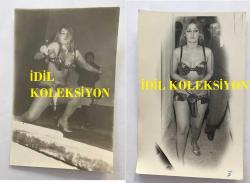 DANSÖZ ve OYUNCU ÖZCAN TEKGÜL'ÜN ORİJİNAL 2'Lİ FOTOĞRAF SETİ - 14 x 9 cm EBADINDA - ÖZCAN TEKGÜL SAHNEDE ORYANTAL KOSTÜMÜYLE SAHNEYE YÜRÜRKEN ve SAHNEDE DANS EDERKEN ÇEKİLMİŞ 2 FARKLI KARE