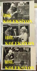 DANSÖZ ve OYUNCU ÖZCAN TEKGÜL'ÜN ORİJİNAL 3'LÜ FOTOĞRAF SETİ - 18 x 12 cm EBADINDA - ÖZCAN TEKGÜL HAYVANAT BAHÇESİNE GİDİP KAFESTEKİ MAYMUNU SEVERKEN ÇEKİLMİŞ 3 FARKLI KARE