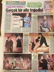 SAKLAMBAÇ GAZETESİ DOĞUM GÜNÜ GAZETESİ - 22 NİSAN 1989 -Annabella - Coşkun Sabah - Yasemin Evcim - Müjde Ar - Türkan Şoray - Arif Akkaya - Tom Cruise - Madonna - Debbie Gibson - Volkan - Müjde Arın - Melek Sefa - Erol Evgin - Nazlı Tosunoğlu - Seçkin - Süleyman Yalman - Tülin Tüfek - Asuman Tuğberk - Ergun Kokana - Halil Kınay - Haluk Günuğur - Sabahat Aykut - Rengin - Mustafa Yılmaz - Nezih Danyal - Sadık Karamustafa  Kadınlar yürürse, böyle yürür - Binlerce kadın sesi, kürtajı destekledi - Hollanda’dan gelen gelin - “Lastik Kız”ın son numarası - El ele göz göze - Coşkun’u mutlu edeceğim - Müjde Ar’dan, Türkan Şoray’a ilginç teklif - Sen yönet, ben oynayayım - Gerçek bir aile trajedisi - Ve işte anne - Ailenin üçüncü üyesi ile tanışıyoruz - Sonunda baba eve gelir - Ev satılıyor - İyiler kötüleşiyor, kötüler iyileşiyor - Kanser değilim - Klip’teki zenciye aşık - Debbie Gibson, Volkan gibi - Müzikte TAMGAZ - Ağlatan gala - Benim neyim eksik - Sarhoş mezesi olmak istemiyorum -