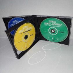 Pc oyun Command Conquer Red Alert complete with counterstrike & the aftermath. NADİR çıkar.Orijinal. Koleksiyonluk. 4 disk. Diskler 10 üzerinden 9-9.5 Ön kapağın sol alt köşesinde kullanımı etkilemeyen kırık var. Allies, Soviet, counterstrike, the aftermath.