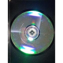 Pc oyun GTA San Andreas. orijinal, kitapçıklı. Disk 10 üzerinden 7.5 Kutu ve coverdaki yıpranmalar fotoğraflandırılmıştır.