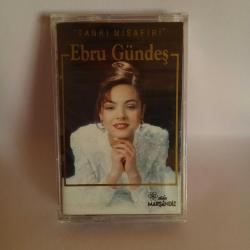 Ebru Gündeş / Tanrı Misafiri - Jelatininde (Açılmamış) Kaset
