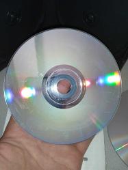 Pc oyun medal of honor allied assault deluxe edition. Orijinal. Koleksiyonluk. 4 diskli. Çalışmasına engel olmayan çizikler var.