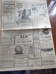 Cumhuriyet Gazetesi - 21 Eylül 1949 - sterlin düşünce Cumhuriyet Başmakale - sterlinin paramızla değeri 11, 34 iken 7,84 oldu - Üç memleket daha paralarını düşürdü - Birleşmiş Milletler Dün toplantılarına başladı - Demokrat Parti genel idare kurulu dün İstanbul'da yaptığı toplantı esnasında fotoğraf - balkanlarda Sovyet oyunu - Moskova tito'ya karşı bulgarlarla arnavutları kışkırtıyor - İstanbul'da lağvedilen ve kurulan mektepler - Alman kabinesi kuruldu - seçim cetvelleri asıldı fotoğraf - Ordu vapuru yalnız 76 hacı ile hareket etti - Beyoğlu istiklal'de Ar sineması önünde cinayet - ya Zafer ya ölüm filmi Alemdar ve milli sinemada -  Tana Casuslar perisi filmi şark sinemasında - Turgut Reis yazan Halikarnas Balıkçısı - Hindistan'da Gandhi Günü - İzmir fuarı kapandı - Pompei'nin son günleri mi yazan Burhan Felek - yeni vergi kanunları yazan Aziz Tahsin Balkanlı Yazı Dizisi - Aspro ağrı kesici - Üsküdar Kız koleji -Zehra bilir Mustafa Çağlar İsmail Dümbüllü Yenikapı M. Çakır Gazinosunda