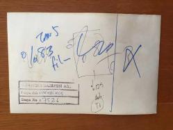 VEHBİ KOÇ'UN ORİJİNAL FOTOĞRAFI - 18 x 12 cm EBADINDA - VEHBİ KOÇ BİR DAVETİYEDE KONUKLARLA NEŞE İÇİNDE SOHBET EDERKEN ÇEKİLMİŞ BİR KARE