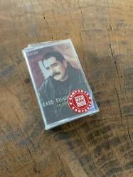 FATİH KISAPARMAK - VE SENİN ŞİİRLERİM - KASET (JELATİNİNDE)