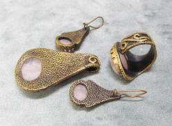 ViNTaGe DOĞAL PEMBE KUVARS TaŞLı ANTİK TaKı SETİ...