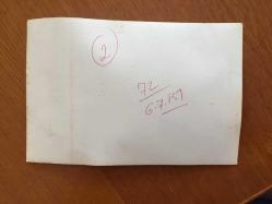 VEHBİ KOÇ'UN ORİJİNAL FOTOĞRAFI - 18 x 12 cm EBADINDA - VEHBİ KOÇ'UN YER ALDIĞI BİR DAVETİYEDE KONUKLAR DIŞ ORTAMDA GÖRÜŞÜRKEN ÇEKİLMİŞ BİR KARE