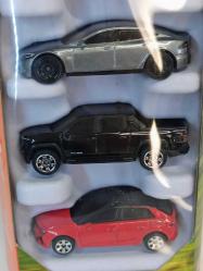 Matchbox MBX Electric Drivers Diecast Model Araba - 2020 Honda E 2023 - Jeep Avenger - Tesla Model S - 2024 Chevy Silverado EV -  2022 Opel Astra 5'li Araba