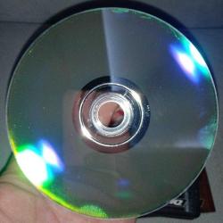 Pc oyun Red Alert 2 Command conquer. 2 Disk. Diskler 10 üzerinden 9.9 tertemiz Orijinal, koleksiyonluk