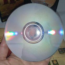 Pc oyun age of empires 3. Orijinal. Kitapçıklı. 3 Disk. Disk 1 de çizikler var. Disk 2 ve 3 iyi durumda koleksiyonluk