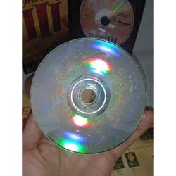 Pc oyun age of empires 3. Orijinal. Kitapçıklı. 3 Disk. Disk 1 de çizikler var. Disk 2 ve 3 iyi durumda koleksiyonluk