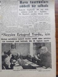 Cumhuriyet Gazetesi - 2 Mart 1943 - kati netice yılı mı Cumhuriyet Başmakale - Ankara'da mebus seçimine dair fotoğraflar - İsmet İnönü ve Şükrü Saraçoğlu reylerini kullanırken fotoğraf - Ankara'da seçim Cumhuriyet Halk Partisi Genel sekreteri Memduh Şevket Esendal fotoğraf - Mussolini ile Ribbentrop arasında 4 gün süren görüşmeler oldu - Mussolini Ribbentrop Ve Kont Ciano arasında hararetli bir mülakat fotoğraf - Şark tepesindeki harekat çok çetin bir safhaya girdi - Almanlar İsyum çevresinde şiddetli bir taarruz yaparlarken - İtalya cagliari'de 200 kişi öldü yüzlerce yaralı var - Mareth hattı top ve bomba ateşi altında - Neyyire Ertuğrul Yurdu için -  Askeri Vaziyet Yazan Emekli General H. Emir Erkilet Yazı Dizisi - varlık vergisini ödemeyen 13 mükellef daha kampa sevk edildi - kampa sevk edilenler halı tüccarı  Karabet Taşçıyan şapkacı Ohannes Negogosyan kuyumcu Garbis Çiçekçi - sev beni filmi Çemberlitaş sinemasında - şüphe filmi bugün Sümer sinemasında - Siemens telefon
