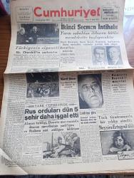 Cumhuriyet Gazetesi - 14 Şubat 1943 - Türkiye'nin siyaseti yazan Yunus Nadi Abalıoğlu Başmakale - milli şefimiz İsmet İnönü Churchill Şükrü Saraçoğlu Adana mülakatında fotoğraf - ikinci seçmen intihabı yarın sabahtan itibaren bütün memlekette başlayacaktır - Parti reisimiz Suat Hayri ürgüplü halkımıza düşen mukaddes vazifenin şerefini izah ediyor - Mareşal Paulus muhakeme edilmeyecekmiş - Mr. Roosevelt diyor ki Tunus Muharebesi Çetin bir savaş olacak - Maarif şurası Yarın başvekilimiz Şükrü Saraçoğlu'nun bir hitabesi ile açılacaktır - şark cephesinde dün 5 şehir daha işgal etti - Türk tiyatrosunda bir yıldız söndü Neyyire Ertuğrul öldü fotoğraf - seyir tiyatrosunda su kızı yazan Hamdi Varoğlu - mevsimin yegane Türk filmi kıskanç Beşiktaş suad park sinemasında  - Varlık vergisi tediyatı - Toros çocuğu yazan Mehmet Şevki Yazman yazı dizisi - İstanbul ikinci seçmenleri listesi - beyaz kasırga filmi Taksim sinemasında - dünyanın sesi filmi Marmara sinemasında - bugünkü radyo programı