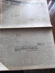 Cumhuriyet Gazetesi - 14 Şubat 1943 - Türkiye'nin siyaseti yazan Yunus Nadi Abalıoğlu Başmakale - milli şefimiz İsmet İnönü Churchill Şükrü Saraçoğlu Adana mülakatında fotoğraf - ikinci seçmen intihabı yarın sabahtan itibaren bütün memlekette başlayacaktır - Parti reisimiz Suat Hayri ürgüplü halkımıza düşen mukaddes vazifenin şerefini izah ediyor - Mareşal Paulus muhakeme edilmeyecekmiş - Mr. Roosevelt diyor ki Tunus Muharebesi Çetin bir savaş olacak - Maarif şurası Yarın başvekilimiz Şükrü Saraçoğlu'nun bir hitabesi ile açılacaktır - şark cephesinde dün 5 şehir daha işgal etti - Türk tiyatrosunda bir yıldız söndü Neyyire Ertuğrul öldü fotoğraf - seyir tiyatrosunda su kızı yazan Hamdi Varoğlu - mevsimin yegane Türk filmi kıskanç Beşiktaş suad park sinemasında  - Varlık vergisi tediyatı - Toros çocuğu yazan Mehmet Şevki Yazman yazı dizisi - İstanbul ikinci seçmenleri listesi - beyaz kasırga filmi Taksim sinemasında - dünyanın sesi filmi Marmara sinemasında - bugünkü radyo programı