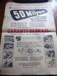 Cumhuriyet Gazetesi - 3 nisan 1955 - İleri geri yazan Nadir Nadi Başmakale - Lübnan Cumhurreisi Ankara'da dün Suriye sefiri ile görüştü - verilen kabul resminde kıymetli misafirlerimiz ve Cumhurreisi Celal Bayar fotoğraf - kıbrıs'taki tedhişçileri Yunanistan kışkırtıyor - Türkiye başdelegesi Selim Sarper'in Rusya'ya cevabı fotoğraf - Suna kan konser vermek üzere geliyor fotoğraf - turistler Türkiye'ye neden gelmezler - Türkiye Fransa B milli maçı bugün oynanıyor fotoğraf  - Galatasaray'ı  yenen Fenerbahçe basketbol şampiyonu - Hacı Kurye Yazanlar Nihal Karamağaralı ve Va Nü yazı dizisi - Türk ocağı yazan Hasan Ali Yücel - Yemen Kralı Ahmet dün isyan eden subaylar tarafından devrildi - Artist Olivia De Havilland evlendi - Ping Pong Hakem Kursu - Ömer Besim'in hazırladığı kitap - kanserin sebebini meydana çıkaran çok mühim keşif - Aslan Yürekli Richard Lale sinemasında - Gina Lollobrigida'nın oynadığı sarışın şeytan 12 Nisan'da şan sinemasında -avukat Saadet kaçar 1 yıl hapse mahkum oldu