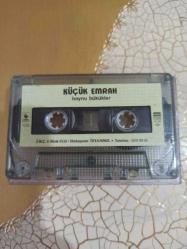 KÜÇÜK EMRAH * BOYNU BÜKÜKLER / BANDROLSÜZ DÖNEMDEN KASET