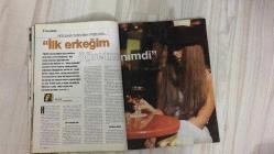 AKTÜEL HAFTALIK HABER DERGİSİ - SAYI:427 - 23-29 EYLÜL -   “YENİ ANAYASA BU MECLİSLE OLMAZ” – “AH, ÇATLI DA OLACAKTI!”: SUSURLUK DÜĞÜNÜ – BEL FITIĞINA DOĞAL ÇÖZÜM: TELKİNLE TEDAVİ – “DİYANET TEDRİCEN KALKMALI”: AHMET YAŞAR OCAK’TAN ÖNERİ – AYŞE ARMAN: “ŞİRİN DEĞİL, SEKSI” – “İLK ERKEĞİM ÖĞRETMENİMDİ”: TRAVESTİ MERVE’DEN İTİRAF – YELTSİN’İN ŞEREFİNE BOMBA – “AVRUPA YOLU AÇILDI”: CENGİZ AKTAR’LA AB DEĞERLENDİRMESİ – AŞK HASTALIKTIR – NAOMI CAMPBELL PODYUMLARA DÖNEMEDİ – “MERDOĞLU”NU BEKLEYİN: YENİ YAYIN DÖNEMİ – EN GERÇEK KORKU FİLMİ: “THE BLAIR WITCH PROJECT” – “BİR YUDUM İNSAN” BELGESELİ – OSMANLI’NIN AYDIN YÜZÜ – “SAF FOLK UYKUMU GETİRİYOR” – İSTANBUL BİENALİ: “ÖLÜM DALGASI, YAŞAM TUTKUSU” – DELİ DALI – HIPPOPOTAMUS’TA XXL SERVİS – ROBIN WILLIAMS “MRS. DOUBTFIRE” ROLÜNDE – NATALIE PORTMAN “STAR WARS”TA BÜYÜDÜ – ESTELLE HALLYDAY’DAN BOŞANMA YALANI – AYŞE ARMAN – AHMET YAŞAR OCAK – ABDULLAH ÇATLI – METİN SOYSAL – MUSTAFA ERDOĞAN – SARA KARADUMAN – MERVE – CAVİT ÇAĞLAR – TANSU  130 SAYFA