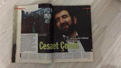AKTÜEL  HAFTALIK HABER DERGİSİ - SAYI:285 - 25 ARALIK - 1996 -  AGAR’IN MAKAMINDA ÇETE TUZAĞI – ELİF DAĞDEVİREN: “TARKAN’SIZ DA VARIM” – YILBAŞI HEDİYESİ BURCA GÖRE: YENGEÇ’E BİBLO, KOVA’YA TABLO – “BABAMI KAÇIRANLAR İHBAR ETTİĞİMİ EMNİYETTEN ÇIKMADAN BİLİYORDU” – İŞTE KİLİT DELİLLER: ÇATLI DOSYASI – KARAYALÇIN OROTTEN HABERSİZ – CESARET CELEB: PKK VE SİYASİ SİSTEM ELEŞTİRİSİ – ZAMANIN AŞKI: MANDY SIMPSON – SİGARA YOK, KİLO YOK – DAYAKLI EĞİTİM BUNDAN İYİ: İNGİLTERE’DE SİSTEM TARTIŞMASI – FANATİZM HER YERDE AYNI – DÜŞTÜĞÜ YERDEN DEVAM: FERHAN ŞENSOY’DAN SAHNELER – SANATIMI KONUŞUN – DÂNİMARKA’NIN OYUNU – YENİ CARY GRANT – RÜYA TANIMI – DOLARI MAT EDEN PARA – NABIZ YÜKSEK: ANKARA’DA SİYASİ GERİLİM – GARGANTUA’NIN KREPLERİ – DUMAYOLAR GÖZ KAMAŞTIRACAK – MİNİKLER PODYUMDA – BİR GÜN CAROUSEL’DE ŞENLİKLİ ALIŞVERİŞ –  ELİF DAĞDEVİREN – TARKAN – SEDAT ER – ABDULLAH ÇATLI – MURAT KARAYALÇIN – MANDY SIMPSON – MARLON BRANDO – VAL KILMER – DAVID THEWLIS – JOHN FRANKENHEIMER – H.G. WELLS 242 SAYFA