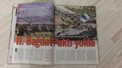 AKTÜEL  HAFTALIK HABER DERGİSİ - SAYI: 261 - 4-10 TEMMUZ 1996 -   EROİNDE “İYİ MAL” DELİLİĞİ: SERİ ÖLÜMLERİN NEDENİ AŞIRI DOZ DEĞİL – 15’Lİ ANNEYE TEST BEBEK: BİLGİSAYARLI OYUNCAKLA PROVA – TSE DAMGALI IRKÇILIK: “SAFKAN TÜRK” STANDARTI – EĞLENCE HARİTASI: İSTANBUL, ANKARA, İZMİR – ORTADOĞU’DA “ZİNDE İTTİFAK”: TÜRKİYE-İSRAİL YAKINLAŞMASI – “SOSİS KIZ” MUCİZESİ: REKLAMDA DANSIN GÜCÜ – “NEFRET ETMEYİ SEVİYORUM”: SİNİRİN ESTETİĞİ – TESADÜFEN TOP MODEL – 100 MİLYONLUK YUMURTALAR – AĞACA TÜNEYEN PROFESÖR – DİŞE DESTEK ARAYIŞI – CENNETİN KORUCULARI: CANKURTARAN DOSYASI – OPERADA ROCKER – 70’LİK OLİMPİSTLER – ESTONYALI BİR GÜZEL – SİNEMADA NOSTALJİK YAZ – SON İNDİRİMİ BEKLEMEYİN – İNTERNETLE CAFE KEYFİ – AŞKIN MİLİTANI: GEORGES MOUSTAKI’DEN YENİ ALBÜM – HINZIRLAR YİNE BULUŞTU: MATTHAU & LEMMON – YASAK GEZEGEN: LONDRA’DA BİR BİLİM KURGU SERGİSİ  -  ADA CAN DÜNDAR – MAHİR KAYNAK – AHMET TURAN ALKAN – SALİH MEMECAN – GEORGES MOUSTAKI – KUDSİ ERGÜDER – WALTER MATTHAU – JACK LEMMON –  144 SAYFA