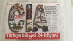 AKTÜEL  HAFTALIK HABER DERGİSİ - SAYI:221 - 28 EYLÜL 4 EKİM - 1995 -   KADİR SAVUN’UN DRAMI: “O YASAK İĞNEYİ İSTİYORUM” – TANSU ÇİLLER’İN TASFİYESİ KAÇINILMAZ MI? – CIA’NIN TÜRKİYE BÜTÇESİ: 24 TRİLYON LİRA – KİŞİYE ÖZEL PORNO DEVRİ: YENİ FİLM AKIMI – YERLİ LOLİTALAR PODYUMDA – KADIN YAZARLARDAN METİN TOKER’E BOMBA GİBİ TEPKİLER – CEP TELEFONLU HAYAT KADINLARI: “MASAJCI KIZ” SERVİSİ – ÜNİVERSİTELİLERİN RUHU MEDYUMA TESLİM – MÜMTAZ SOYSAL’DAN CEZAYİR YORUMU: “CEZAYİR OLMAYIZ!” – YAFES ÖZTÜRK’ÜN MİRASINI ANLATAN ÜÇ KADIN – MUSTAFA EFE’DEN 40 BİN İNCİLLİ MİSYONERLİK – TANSU ÇİLLER: “KIRATTAN İNMEM” – BARIŞ MANÇO’NUN UZAKDOĞU BORSALARINDAKİ YATIRIMI – CEM BOYNER: “HACIYATMAZ GİBİ OLDUM” – COŞKUN ARAL YAMYAMLAR ARASINDA – KONTRGERİLLANIN KORKULU RÜYASI: ULUSLARARASI BARIŞ TUGAYLARI – PEPSİ’Lİ HARİKALAR KUMPANYASI – “DIE HARD 3”: BRUCE WILLIS’TEN YENİ ACTION – JOHNNY DEPP: BRAD PITT’İN TAHTINI SALLIYOR – TİYATRO İSTANBUL’DA TİYATRO KRİZİ: GÜRÜN, ÜNAL, SEREZLİ, ÖNEN’DEN SERT YORUMLA 130  SAYFA