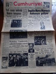 Cumhuriyet Gazetesi - 20 Nisan 1952 - babanın geçtiği yoldan yazan Nadir Nadi Başmakale - yerli sanayi hakkında Celal Bayar'ın konuşması - Yunan askeri heyeti Ankara'da Genelkurmay İkinci başkanı Korgeneral Şahap Gürler'le fotoğraf - Başbakan Adnan Menderes Çanakkale'de mühim bir konuşma yapacak - İngiliz hava mareşalı Saunders Ankara'ya geliyor - Hüseyin Cahit Yalçın hakkındaki karar - Millet Partisi İstanbul İl Kongresi toplandı - Türk ocakları yasası tatil ediliyor - Brezilya şampiyonu Corinthians takımı Dün İstanbul'a geldi fotoğraf - Orgeneral Nuri Yamut bugün Londra'dan ayrılıyor fotoğraf - sümerbank'ın ev ikramiyesi fotoğraf - kızlarını satan ana babalar yazan doktor Nurullah Kunter - bir beyaz gömleklinin dramı yazan Dr. Burhan Öncel - Yalova kaplıcalarının işletilmesi - Panaroma yazan Yakup Kadri Karaosmanoğlu Yazı Dizisi - Kore'den gelecek yaralılar - şişman yanko ananiadi mağazasında yenilik - Beşiktaş İstanbulspor Dün 4 1 mağlup etti - Fenerbahçe Vefa maçı - Galatasaray
