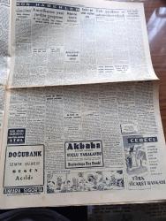 Cumhuriyet Gazetesi - 18 Haziran 1953 - Adnan Menderes dün Mareşal Papagos ile görüştü fotoğraf - 1953 güzellik müsabakasının ilk seçmesi dün yapıldı - güzeller sahne arkasında ve heyecan içinde sıralarını beklerlerken fotoğraf - Jüri azasından 1952 Avrupa güzeli Günseli Beydeş yanında eşi olduğu halde güzelleri tetkik ediyor fotoğraf - Doğu Almanya'da çıkan isyan süratle genişliyor - Kore'de çarpışmalar birdenbire durdu - Doğu Almanya başbakan yardımcısı Grottewohl isyan eden işçiler tarafından Amerikan kesimine sürüldü - Beyazıt hamamı yıkılmamalıdır yazan Emin Ali Çavli - Galatasaray Kulübü umumi kaptanı Kadir Dağ aleyhine açılan dava - Rami göçmen Mahallesi'nde sağlık kontrolleri - Cennet Yolu yazan Steinbeck Yazı Dizisi - Lefter Küçükandonyadis'in hangi takımda oynayacağı belli değil - Beşiktaş Danimarka takımı Fionie'yi Yendi - Piç Kurusu Yazan Azmiye Hami Güven Yazı Dizisi - 1953 güzellik müsabakasının dünkü ilk seçmesinden intibalar fotoğraflar - Gülyüz Okçu Sahnede Fotoğrafı