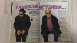 AKTÜEL  HAFTALIK HABER DERGİSİ - SAYI: 565 - 16-22 MAYIS 2002 -  MAZHAR ALANSON’DAN İLK SOLO ALBÜM: “PİSKOPAT”TA CEM YILMAZ EŞLİĞİ – SOSYETENİN YENİ TUTKUSU: GÜNEYDOĞU TURLARI – “İTİRAF” FİLMİ: ALDATMA ÜZERİNE YORUMLAR – BBG EVİ FANLARI: MASLAK’TA HOLİGAN GÖRÜNTÜLERİ – “OKAN LE PEN, EROL DERVİŞ KÖY DELİKANLISI”: POPÜLER KÜLTÜR ANALİZİ – DSP’DE LİDERLİK TARTIŞMASI: “GENEL BAŞKAN OLUR, LİDER OLMAZ” – ZUHAL OLCAY: “ACITMAKTAN ZEVK ALIYORUM” – CEVAT BEY VE FENOMEN MARKETİ: SOSYETE ALIŞVERİŞ ROTASI – TURGAY BİÇER’DEN MOTİVASYON: “MENTOR HALKA İNDİ” – SINIR TANIMAYAN GAZETECİLER: TÜRKİYE’Yİ SINIRLANDIRAN HARİTA – XANAX DOSYASI: “EN POPÜLER SAKİNLEŞTİRİCİ” – KIYAMET ALAMETLERİ: DEPREM BENZETMELİ UYARILAR – AYŞE ÖZGÜN: “DANSÖZKEN MANKEN OLMUŞ GİBİYİM” – DENZEL WASHINGTON’DAN “HER ŞEY OĞLUM İÇİN” – BOMFUNK MC’S İSTANBUL’DA – TAKSİM SOHO’DA BİR GECE – BU HALAT’A ASILIN: GÜN BOYU YEMEK KEYFİ – İSTANBUL TİYATRO FESTİVALİ – ASTROLOJİ, AŞK, MESK VS. – STAR WARS II POSTERİ HEDİYE –   98  SAYFA