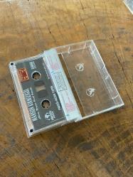 MAHSUN KIRMIZIGÜL - ALEM BUYSA KRAL SENSİN - KASET