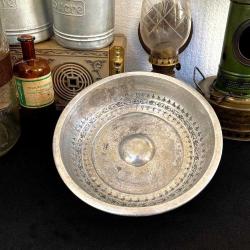 Eski Dekoratif Alüminyum Hamam Tası