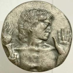 İtalya, 1960 Yılında İtalyan Ulusal Olimpiyat Komitesi Tarafından Hatıra Olarak Verilmiş Madalyon. Ön Yüzünde; Meşale Taşıyıcısı Sağa Dönük, Sağ Altta İse (Greco) Yunan Yazmaktadır. Arka yüzünde; İtalyan Ulusal Olimpiyat Komitesi Yazısı ve 5 Halkalı Olimpiyat Logosu ile Yıldız Şekli Bulunur. Varyant Olarak Nadir. (50 mm)