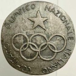 İtalya, 1960 Yılında İtalyan Ulusal Olimpiyat Komitesi Tarafından Hatıra Olarak Verilmiş Madalyon. Ön Yüzünde; Meşale Taşıyıcısı Sağa Dönük, Sağ Altta İse (Greco) Yunan Yazmaktadır. Arka yüzünde; İtalyan Ulusal Olimpiyat Komitesi Yazısı ve 5 Halkalı Olimpiyat Logosu ile Yıldız Şekli Bulunur. Varyant Olarak Nadir. (50 mm)
