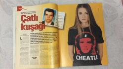 AKTÜEL HAFTALIK HABER DERGİSİ - SAYI:456 - 6-12 NİSAN - 2000 -  “CHEATLI KUŞAK” DOSYASINDA LİSELERDEKİ ÇEK-SENETÇİ GENÇLER, İNFAZCI TENEFFÜS ÇETELERİ VE KÜÇÜK ÇATLI’LAR MERCEK ALTINA ALINDI – SHOW TV’NİN “KİM 500 MİLYAR İSTER” YARIŞMASI REYTİNG REKORLARI KIRDI, TÜRKİYE’DE BİLGİ YARIŞMASI ÇILGINLIĞI BAŞLADI – ESTETİKTE YENİ TREND: “YÜZ AEROBİĞİ” İLE GENÇLİĞE DÖNÜŞ – ORHAN PAMUK “İSTANBUL – HATIRALAR VE ŞEHİR” KİTABINDA İLK CİNSEL DENEYİMİNİ VE ÖZEL YAŞAMINI ANLATIYOR, EN ÇARPICI BÖLÜMLER AKTÜEL’DE – CÜNEYT ZAPSU “BAŞBAKANIN EN YAKINI” OLARAK DEŞİFRE EDİLDİ, AKP İÇİNDEKİ ETKİSİ TARTIŞILIYOR – EYMÜR “MİT’E ALDIĞIM ADAM HADEP GENEL BAŞKANI’NI VURDURMAYA KALKTI” DİYEREK FAİLİ MEÇHUL DOSYASINI AÇIYOR – BENETTON SİSLEY DEFİLESİNDE “OLDUĞUN GİBİ GEL” TEMASIYLA SOKAKTAN MANKENLER SAHNEDE – MEVLANA VAKFI “GEL” ALBÜMÜYLE SANTA BARBARA’DA KONSER KAYDINI YAYINLADI – KOÇ AİLESİ KOLEKSİYONU PARİS’TE SERGİLENİYOR, OSMANLI SANATI ULUSLARARASI SAHNELERDE – 146 SAYFA