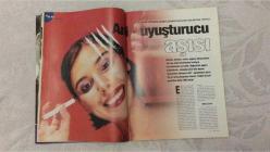 AKTÜEL HAFTALIK HABER DERGİSİ - SAYI:470 - 20-26 TEMMUZ - 2000 -  CİNSEL SAĞLIKTA “K NOKTASI” DEVRİMİYLE KADINLAR 3 DAKİKADA HAZZA ULAŞIYOR, YÖNTEMİ ANLATAN KASETLER KAPIŞ KAPIŞ GİDİYOR – UYUŞTURUCUYA KARŞI AŞI GELİYOR, SİGARA VE ALKOL BAĞIMLILIĞINA SON VERECEK TEDAVİLER YOLDA – “SINIF SINIF GAY’LER” DOSYASINDA MESLEKLERİ, GİYİMLERİ VE YAŞAM TARZLARIYLA LGBT+ PROFİLLERİ İNCELENİYOR – “KİM 500 MİLYAR İSTER” YARIŞMASI TÜRKİYE’DE REYTİNG REKORLARI KIRDI, BİLGİ YARIŞMASI ÇILGINLIĞI BAŞLADI – SİVASLI CINDY OLARAK TANINAN TUĞBA ŞAHİN TÜRK ERKEKLERİNİ YORUMLUYOR – “YA MANDACILIK YA BLUMİ” DOSYASINDA AFRİKA’NIN SÖMÜRGECİLİK SONRASI BAĞIMSIZLIK ARAYIŞI TARTIŞILIYOR – KALP KRİZİNE ERKEN TANI İMKÂNI SUNAN ELEKTRON TOMOGRAFİ TÜRKİYE’DE KULLANIMA GİRDİ – CAN YÜCEL’DEN PLAK, FÜAT SAKSAY’DAN FOLK ALBÜMÜ, JETHRO TULL’DAN YENİ YORUMLARLA MÜZİK SAYFALARI DOLUP TAŞIYOR – BODRUM’DA “HAVALI OTELLER” VE “BUENA VISTA” DOSYALARIYLA YAZIN NABZI TUTULUYOR – “ÖRÜMCEK KADIN AĞA OLUYOR” VE “POSTMODERN DA 146 SAYFA