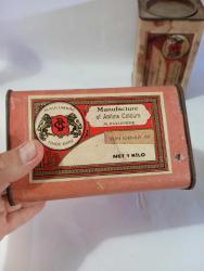 4 adet Vintage teneke boya kutuları. Boş