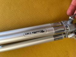 Minette Japon tripod